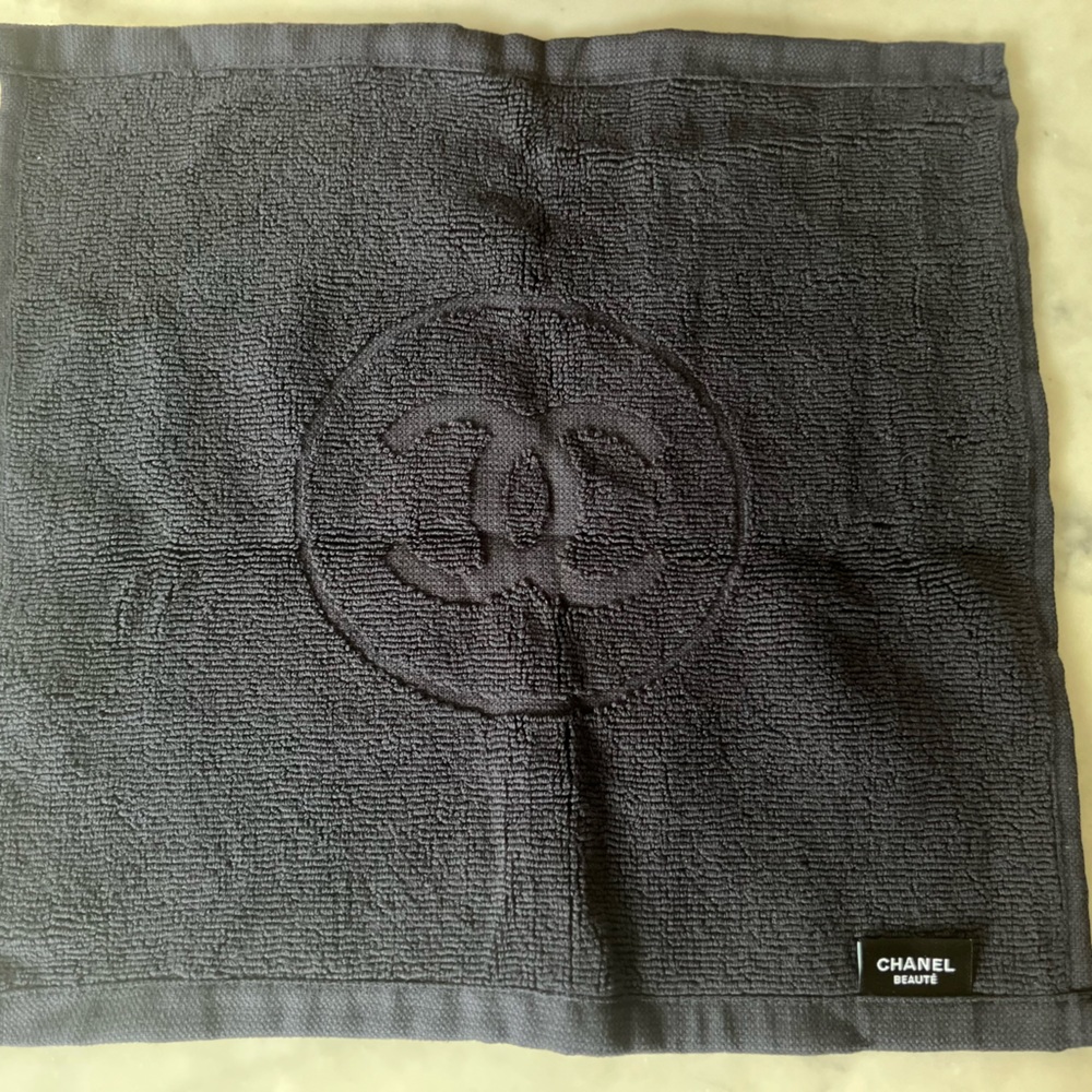 Chanel Face Towel - Picture 5 of 5